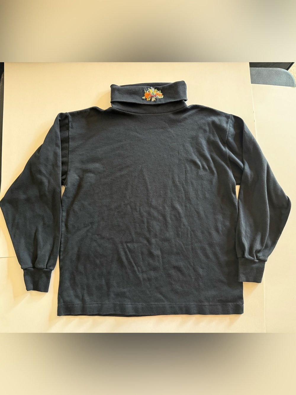 Vtg Signatures by Northern Isles Embroidered Pumpkin Turtleneck Black S/P
